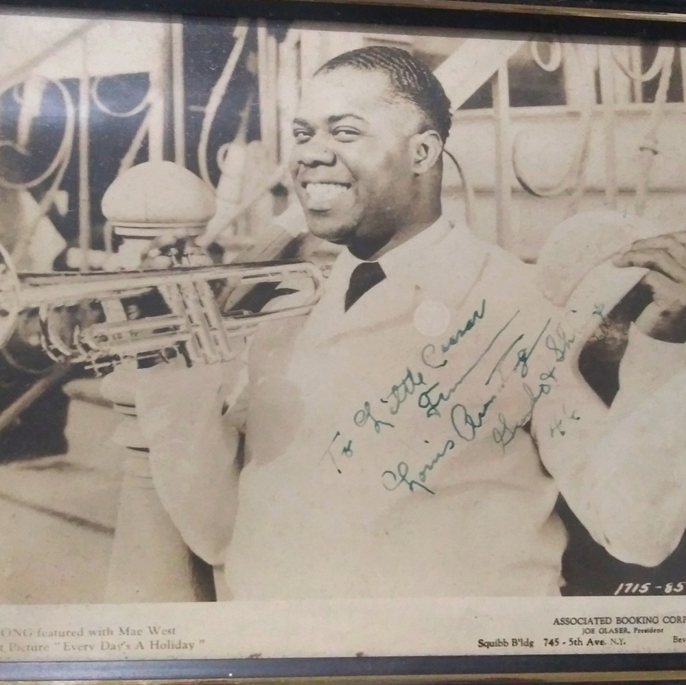 1946 Louis Armstrong autographed mivie.photo